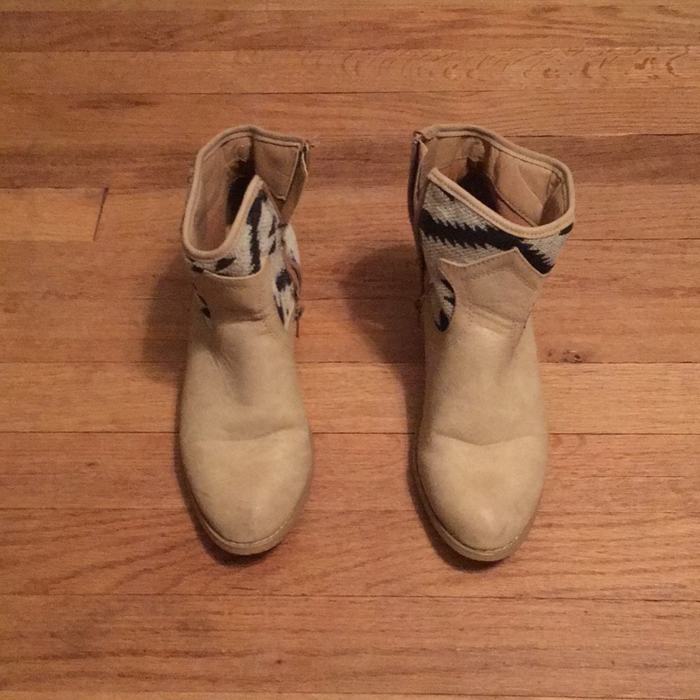 Francesca’s Tan Women’s Boots